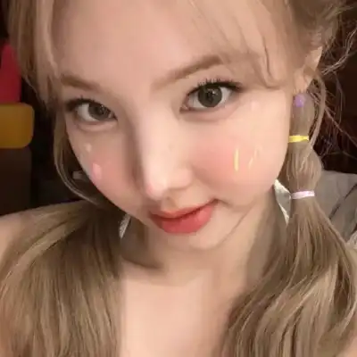 黄莉颖